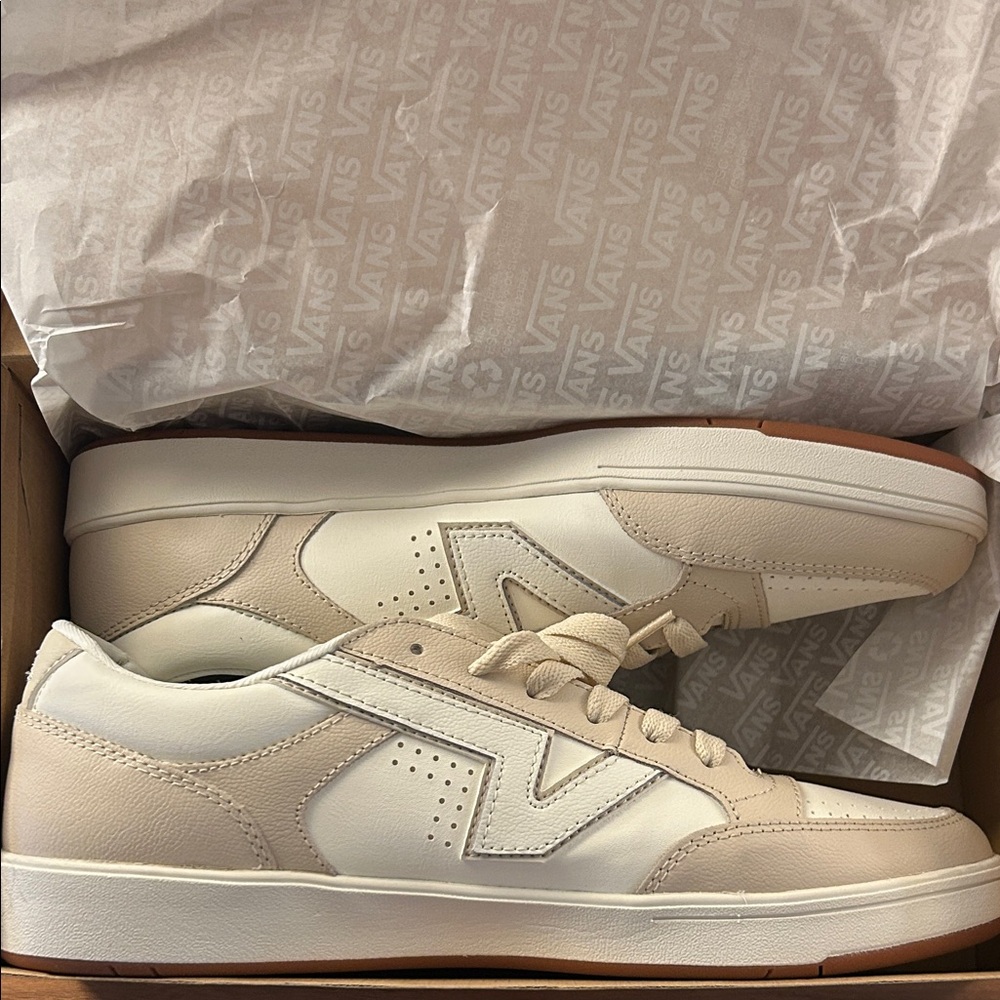 Vans Lowland CC NWOT